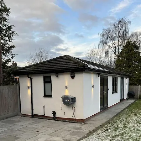 Luxury Apartment Heald Green Handforth Esterno foto