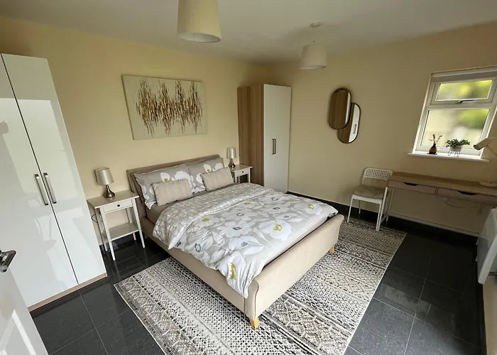 Luxury Apartment Heald Green